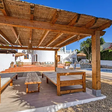 Villa Festina Lente *