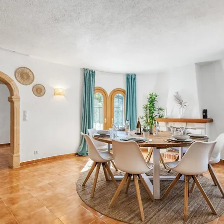 Villa Festina Lente *